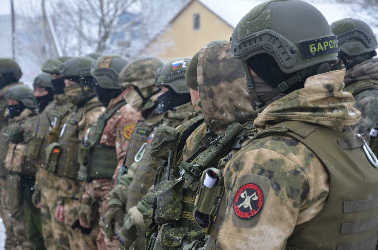 В посёлке Ровеньки на базе Ровеньского политехнического техникума проведена практическая тренировка по отработке действий противодействия террористической активности.