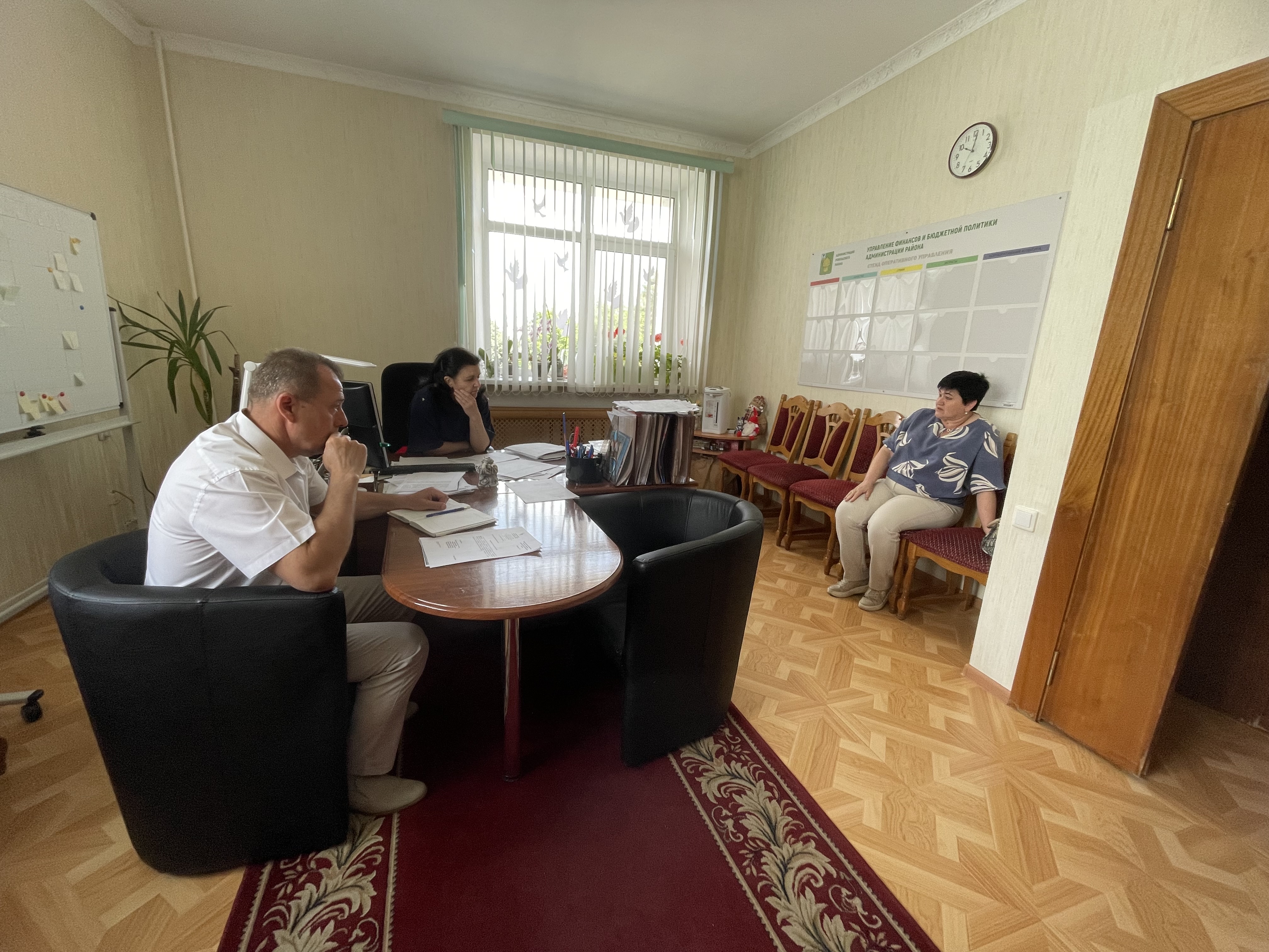 Состоялось заседание рабочей группы Ровеньского района по противодействию нелегальной занятости.